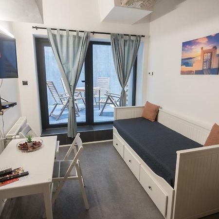 Peaceful Basement Apartment With Terrace & Free Gym Budapeşte Dış mekan fotoğraf