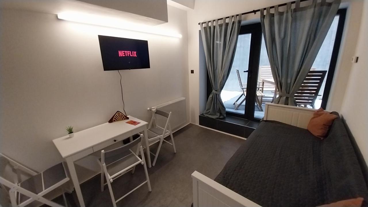 Peaceful Basement Apartment With Terrace & Free Gym Budapeşte Dış mekan fotoğraf