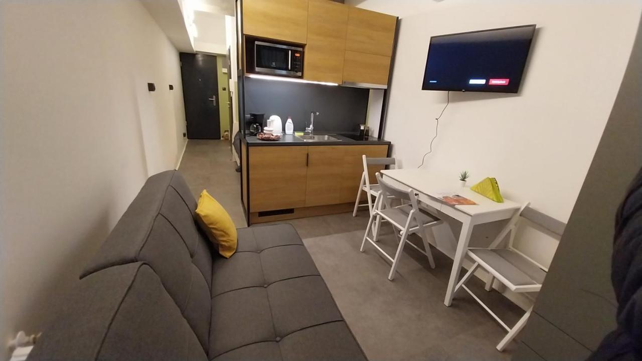 Peaceful Basement Apartment With Terrace & Free Gym Budapeşte Dış mekan fotoğraf