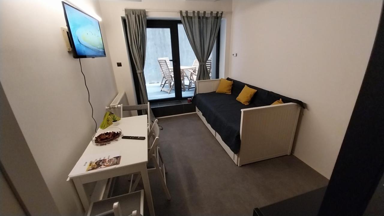 Peaceful Basement Apartment With Terrace & Free Gym Budapeşte Dış mekan fotoğraf