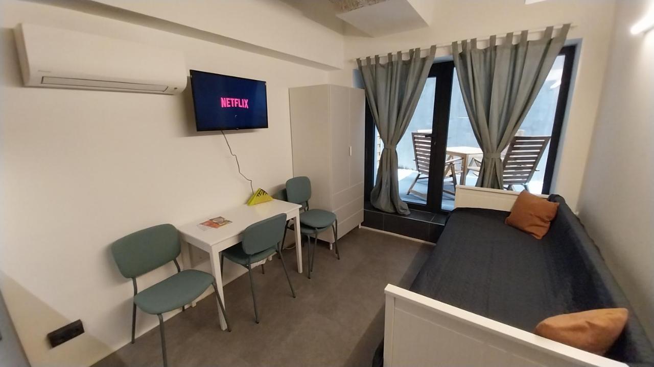 Peaceful Basement Apartment With Terrace & Free Gym Budapeşte Dış mekan fotoğraf