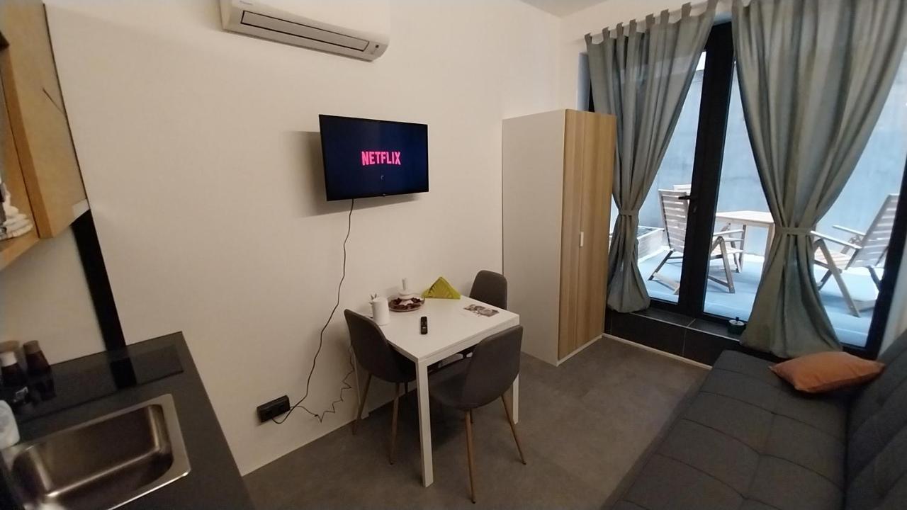 Peaceful Basement Apartment With Terrace & Free Gym Budapeşte Dış mekan fotoğraf