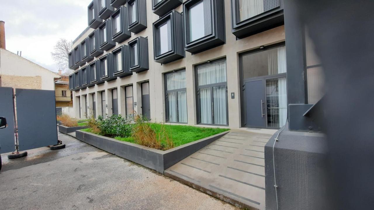 Peaceful Basement Apartment With Terrace & Free Gym Budapeşte Dış mekan fotoğraf
